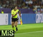 23.07.2025, UEFA Frauen-Europameisterschaft 2025 in der Schweiz. Halbfinale, Deutschland - Spanien, Im Stadion Letzigrund Zrich. Linienrichterin Fabrini Bevilaqua (Brasilien) in Aktion.