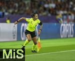 23.07.2025, UEFA Frauen-Europameisterschaft 2025 in der Schweiz. Halbfinale, Deutschland - Spanien, Im Stadion Letzigrund Zrich. Linienrichterin Fabrini Bevilaqua (Brasilien) in Aktion.