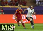 23.07.2025, UEFA Frauen-Europameisterschaft 2025 in der Schweiz. Halbfinale, Deutschland - Spanien, Im Stadion Letzigrund Zrich. v.li: Alexia Putellas (Spanien) gegen Giovanna Hoffmann (Deutschland) 