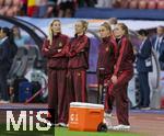 23.07.2025, UEFA Frauen-Europameisterschaft 2025 in der Schweiz. Halbfinale, Deutschland - Spanien, Im Stadion Letzigrund Zrich. v.li: Sarai Linder (Deutschland), Kathrin Hendrich (Deutschland), Giulia Gwinn (Deutschland), Sjoeke Nsken (Deutschland) vor dem Spiel am Spielfeldrand. 
