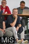 25.07.2025, Fussball 1. Bundesliga 2025/2026,  Testspiel Rot-Weiss Essen - FC Augsburg, im Donaustadion Dillingen, Schwaben.  Sportdirektor Benni Weber (FC Augsburg) auf der Tribne als Zuschauer 

