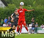 25.07.2025, Fussball 1. Bundesliga 2025/2026,  Testspiel Rot-Weiss Essen - FC Augsburg, im Donaustadion Dillingen, Schwaben. Robin Fellhauer (Augsburg) Kopfball.
 

