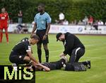25.07.2025, Fussball 1. Bundesliga 2025/2026,  Testspiel Rot-Weiss Essen - FC Augsburg, im Donaustadion Dillingen, Schwaben.  Nicolai Schulte-Kellinghaus (Essen) schwer verletzt nach Zweikampf am Boden.

 

