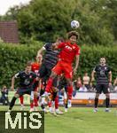 25.07.2025, Fussball 1. Bundesliga 2025/2026,  Testspiel Rot-Weiss Essen - FC Augsburg, im Donaustadion Dillingen, Schwaben. Han-Noah Massengo (FC Augsburg) Kopfball