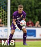 25.07.2025, Fussball 1. Bundesliga 2025/2026,  Testspiel Rot-Weiss Essen - FC Augsburg, im Donaustadion Dillingen, Schwaben. Torwart Finn Dahmen (FC Augsburg) hat den Ball 
 

