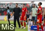 25.07.2025, Fussball 1. Bundesliga 2025/2026,  Testspiel Rot-Weiss Essen - FC Augsburg, im Donaustadion Dillingen, Schwaben. v.li: Trainer Sandro Wagner (FC Augsburg) mit Cedric Adrian Zesiger (FC Augsburg) 

