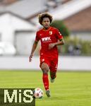 25.07.2025, Fussball 1. Bundesliga 2025/2026,  Testspiel Rot-Weiss Essen - FC Augsburg, im Donaustadion Dillingen, Schwaben. Han-Noah Massengo (FC Augsburg) am Ball 

