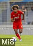 25.07.2025, Fussball 1. Bundesliga 2025/2026,  Testspiel Rot-Weiss Essen - FC Augsburg, im Donaustadion Dillingen, Schwaben. Han-Noah Massengo (FC Augsburg) am Ball 

