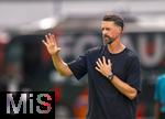 25.07.2025, Fussball 1. Bundesliga 2025/2026,  Testspiel Rot-Weiss Essen - FC Augsburg, im Donaustadion Dillingen, Schwaben. Trainer Sandro Wagner (FC Augsburg) nachdenklich 

