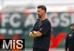 25.07.2025, Fussball 1. Bundesliga 2025/2026,  Testspiel Rot-Weiss Essen - FC Augsburg, im Donaustadion Dillingen, Schwaben. Trainer Sandro Wagner (FC Augsburg) nachdenklich 

