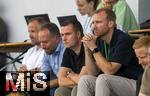 25.07.2025, Fussball 1. Bundesliga 2025/2026,  Testspiel Rot-Weiss Essen - FC Augsburg, im Donaustadion Dillingen, Schwaben. v.li. Manuel Baum (Direktor Entwicklung FC Augsburg), Michael Strll (Geschftsfhrer Finanzen FC Augsburg), Marc Lettau (Kaderplaner FC Augsburg), Sportdirektor Benjamin Benni Weber (FC Augsburg) 

