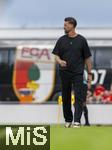 25.07.2025, Fussball 1. Bundesliga 2025/2026,  Testspiel Rot-Weiss Essen - FC Augsburg, im Donaustadion Dillingen, Schwaben. Trainer Sandro Wagner (FC Augsburg) nachdenklich 

