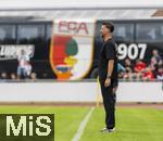 25.07.2025, Fussball 1. Bundesliga 2025/2026,  Testspiel Rot-Weiss Essen - FC Augsburg, im Donaustadion Dillingen, Schwaben. Trainer Sandro Wagner (FC Augsburg) nachdenklich 

