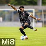 25.07.2025, Fussball 1. Bundesliga 2025/2026,  Testspiel Rot-Weiss Essen - FC Augsburg, im Donaustadion Dillingen, Schwaben. Ekin Celebi (Essen) am Ball 

