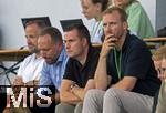 25.07.2025, Fussball 1. Bundesliga 2025/2026,  Testspiel Rot-Weiss Essen - FC Augsburg, im Donaustadion Dillingen, Schwaben. v.li. Manuel Baum (Direktor Entwicklung FC Augsburg), Michael Strll (Geschftsfhrer Finanzen FC Augsburg), Marc Lettau (Kaderplaner FC Augsburg), Sportdirektor Benjamin Benni Weber (FC Augsburg) 

