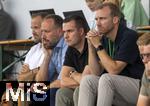 25.07.2025, Fussball 1. Bundesliga 2025/2026,  Testspiel Rot-Weiss Essen - FC Augsburg, im Donaustadion Dillingen, Schwaben. v.li. Manuel Baum (Direktor Entwicklung FC Augsburg), Michael Strll (Geschftsfhrer Finanzen FC Augsburg), Marc Lettau (Kaderplaner FC Augsburg), Sportdirektor Benjamin Benni Weber (FC Augsburg) 

