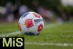 25.07.2025, Fussball 1. Bundesliga 2025/2026,  Testspiel Rot-Weiss Essen - FC Augsburg, im Donaustadion Dillingen, Schwaben. Spieler legt den Ball zum Eckball bereit.

