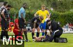 25.07.2025, Fussball 1. Bundesliga 2025/2026,  Testspiel Rot-Weiss Essen - FC Augsburg, im Donaustadion Dillingen, Schwaben.  Schwere Knieverletzung bei Nicolai Schulte-Kellinghaus (Essen) 

