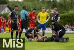25.07.2025, Fussball 1. Bundesliga 2025/2026,  Testspiel Rot-Weiss Essen - FC Augsburg, im Donaustadion Dillingen, Schwaben.  Schwere Knieverletzung bei Nicolai Schulte-Kellinghaus (Essen) 

