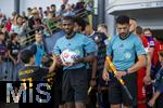 25.07.2025, Fussball 1. Bundesliga 2025/2026,  Testspiel Rot-Weiss Essen - FC Augsburg, im Donaustadion Dillingen, Schwaben. Schiedsrichter Assad Nouhoum, mit seinen Assistenten Kenny Abieba und Kadir Yagci 

