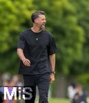 25.07.2025, Fussball 1. Bundesliga 2025/2026,  Testspiel Rot-Weiss Essen - FC Augsburg, im Donaustadion Dillingen, Schwaben. Trainer Sandro Wagner (FC Augsburg) an der Seitenlinie. 

