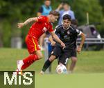 25.07.2025, Fussball 1. Bundesliga 2025/2026,  Testspiel Rot-Weiss Essen - FC Augsburg, im Donaustadion Dillingen, Schwaben. li: Mads Pedersen (FC Augsburg) am Ball 

