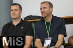 25.07.2025, Fussball 1. Bundesliga 2025/2026,  Testspiel Rot-Weiss Essen - FC Augsburg, im Donaustadion Dillingen, Schwaben. v.li.  Marc Lettau (Kaderplaner FC Augsburg), Sportdirektor Benjamin Benni Weber (FC Augsburg) 

