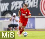25.07.2025, Fussball 1. Bundesliga 2025/2026,  Testspiel Rot-Weiss Essen - FC Augsburg, im Donaustadion Dillingen, Schwaben. Mads Pedersen (FC Augsburg) am Ball 

