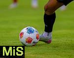 25.07.2025, Fussball 1. Bundesliga 2025/2026,  Testspiel Rot-Weiss Essen - FC Augsburg, im Donaustadion Dillingen, Schwaben. Spieler am Ball 

