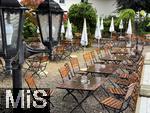 27.07.2025, Biergarten im Unterallgu, nur leere Tische bei dem derzeit herrschenden nasskalten Regenwetter. 