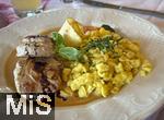 27.07.2025, Hauptgang in einem Unterallguer Restaurant, Gegrilltes Schweinefilet mit Soe und Sptzle.