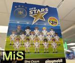 27.07.2025, Verkaufsdisplay in einem Supermarkt in Bayern, Fussballspieler der DFB-Nationalmannschaft gibt es als Playmobilfiguren zu kaufen. Torwart Marc Andre ter-Stegen (Deutschland), Waldemar Anton (Deutschland), Robin Koch (Deutschland), Pascal Gross (Deutschland), Thilo Kehrer (Deutschland), Robin Gosens (Deutschland), Josua Kimmich (Deutschland), Maximilian Mittelstdt (Deutschland), Florian Wirtz (Deutschland), Karim Adeyemi (Deutschland), Jonathan Burkardt (Deutschland), Jamal Musiala (Deutschland), Niclas Fllkrug (Deutschland), Leroy Sane (Deutschland), Thomas Mller (Deutschland), 