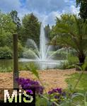 28.07.2025, Kurpark in Bad Wrishofen (Unterallgu),  Der Brunnen im Jakobsweiher ist neuerdings wieder in Betrieb, nach einer langen Pause. 