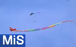 06.07.2025, Bad Wrishofen im Unterallgu, 60 Jahre Jubilumsflugtag des Modellflugplatz MFC-Bad Wrishofen,   Fuchsjagd mit zwei Modellen bei dem es darum geht, einem Modellflugzeug in der Luft, dem Fuchs ein 10 m langes buntes Band abzuschneiden.