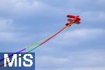 06.07.2025, Bad Wrishofen im Unterallgu, 60 Jahre Jubilumsflugtag des Modellflugplatz MFC-Bad Wrishofen,   Fuchsjagd mit zwei Modellen bei dem es darum geht, einem Modellflugzeug in der Luft, dem Fuchs ein 10 m langes buntes Band abzuschneiden.