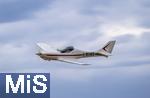 06.07.2025, Bad Wrishofen im Unterallgu, 60 Jahre Jubilumsflugtag des Modellflugplatz MFC-Bad Wrishofen, Auch Manntragende Flugzeuge bereichern die Show, Aerospool WT9 Dynamic, D-MHWR, einmotoriges zweisitziges 3-achsgesteuertes Ultraleichtflugzeug.  