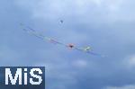 06.07.2025, Bad Wrishofen im Unterallgu, 60 Jahre Jubilumsflugtag des Modellflugplatz MFC-Bad Wrishofen,   Fuchsjagd mit zwei Modellen bei dem es darum geht, einem Modellflugzeug in der Luft, dem Fuchs ein 10 m langes buntes Band abzuschneiden.
