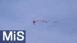 06.07.2025, Bad Wrishofen im Unterallgu, 60 Jahre Jubilumsflugtag des Modellflugplatz MFC-Bad Wrishofen,   Fuchsjagd mit zwei Modellen bei dem es darum geht, einem Modellflugzeug in der Luft, dem Fuchs ein 10 m langes buntes Band abzuschneiden.