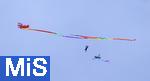 06.07.2025, Bad Wrishofen im Unterallgu, 60 Jahre Jubilumsflugtag des Modellflugplatz MFC-Bad Wrishofen,   Fuchsjagd mit zwei Modellen bei dem es darum geht, einem Modellflugzeug in der Luft, dem Fuchs ein 10 m langes buntes Band abzuschneiden.