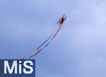 06.07.2025, Bad Wrishofen im Unterallgu, 60 Jahre Jubilumsflugtag des Modellflugplatz MFC-Bad Wrishofen,   Fuchsjagd mit zwei Modellen bei dem es darum geht, einem Modellflugzeug in der Luft, dem Fuchs ein 10 m langes buntes Band abzuschneiden.