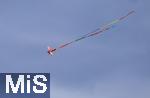 06.07.2025, Bad Wrishofen im Unterallgu, 60 Jahre Jubilumsflugtag des Modellflugplatz MFC-Bad Wrishofen,   Fuchsjagd mit zwei Modellen bei dem es darum geht, einem Modellflugzeug in der Luft, dem Fuchs ein 10 m langes buntes Band abzuschneiden.