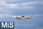 06.07.2025, Bad Wrishofen im Unterallgu, 60 Jahre Jubilumsflugtag des Modellflugplatz MFC-Bad Wrishofen, Auch Manntragende Flugzeuge bereichern die Show, Aerospool WT9 Dynamic, D-MHWR, einmotoriges zweisitziges 3-achsgesteuertes Ultraleichtflugzeug.  