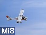 06.07.2025, Bad Wrishofen im Unterallgu, 60 Jahre Jubilumsflugtag des Modellflugplatz MFC-Bad Wrishofen, Auch Manntragende Flugzeuge bereichern die Show,  Flight Design CTSW, Dreiachsgesteuertes Ultraleichtflugzeug, D-MSGD, vom Flughafen Tannheim Memmingen, 