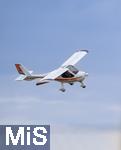06.07.2025, Bad Wrishofen im Unterallgu, 60 Jahre Jubilumsflugtag des Modellflugplatz MFC-Bad Wrishofen, Auch Manntragende Flugzeuge bereichern die Show,  Flight Design CTSW, Dreiachsgesteuertes Ultraleichtflugzeug, D-MSGD, vom Flughafen Tannheim Memmingen, 