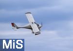 06.07.2025, Bad Wrishofen im Unterallgu, 60 Jahre Jubilumsflugtag des Modellflugplatz MFC-Bad Wrishofen, Auch Manntragende Flugzeuge bereichern die Show,  Flight Design CTSW, Dreiachsgesteuertes Ultraleichtflugzeug, D-MSGD, vom Flughafen Tannheim Memmingen, 