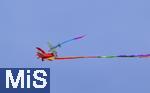 06.07.2025, Bad Wrishofen im Unterallgu, 60 Jahre Jubilumsflugtag des Modellflugplatz MFC-Bad Wrishofen,   Fuchsjagd mit zwei Modellen bei dem es darum geht, einem Modellflugzeug in der Luft, dem Fuchs ein 10 m langes buntes Band abzuschneiden.