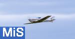 06.07.2025, Bad Wrishofen im Unterallgu, 60 Jahre Jubilumsflugtag des Modellflugplatz MFC-Bad Wrishofen, Auch Manntragende Flugzeuge bereichern die Show, Aerospool WT9 Dynamic, D-MHWR, einmotoriges zweisitziges 3-achsgesteuertes Ultraleichtflugzeug.  