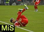02.08.2025, Fussball Bundesliga 2025/2026, Freundschaftsspiel, FC Bayern Mnchen - Olympique Lyon, in der Allianz-Arena Mnchen, Luis Diaz (FC Bayern Mnchen) am Boden