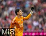 02.08.2025, Fussball Bundesliga 2025/2026, Freundschaftsspiel, FC Bayern Mnchen - Olympique Lyon, in der Allianz-Arena Mnchen,  Torwart Remy Descamps (Olympique Lyon) 