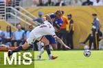 13.07.2025, FIFA Club World Cup 2025, Finale: Chelsea FC - Paris St. Germain, im MetLife Stadium (East Rutherford, NJ), Joao Pedro(FC Chelsea) gegen Lucas Beraldo (vorne, FC Paris Saint-Germain) 